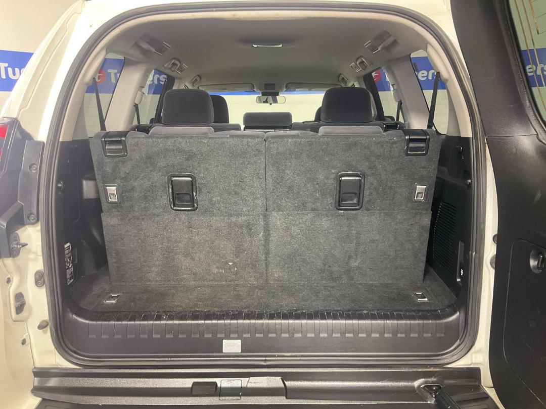 Photo '14' of Toyota Landcruiser Prado