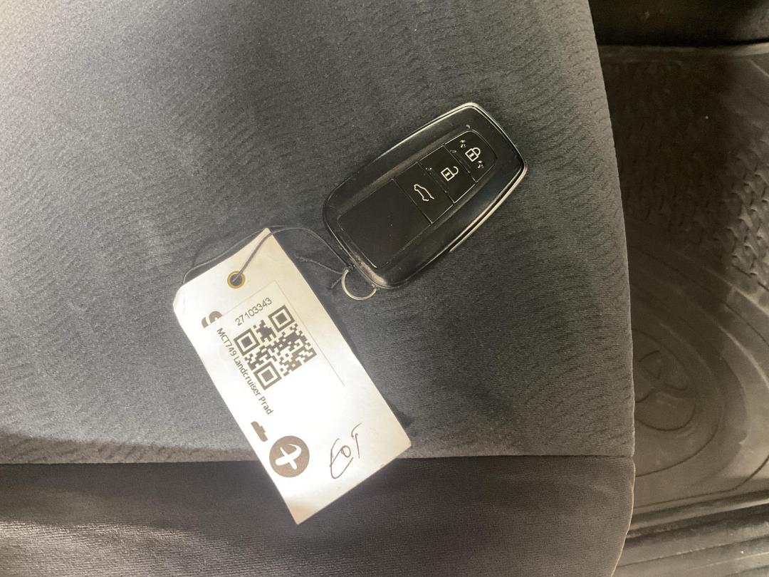 Photo '22' of Toyota Landcruiser Prado