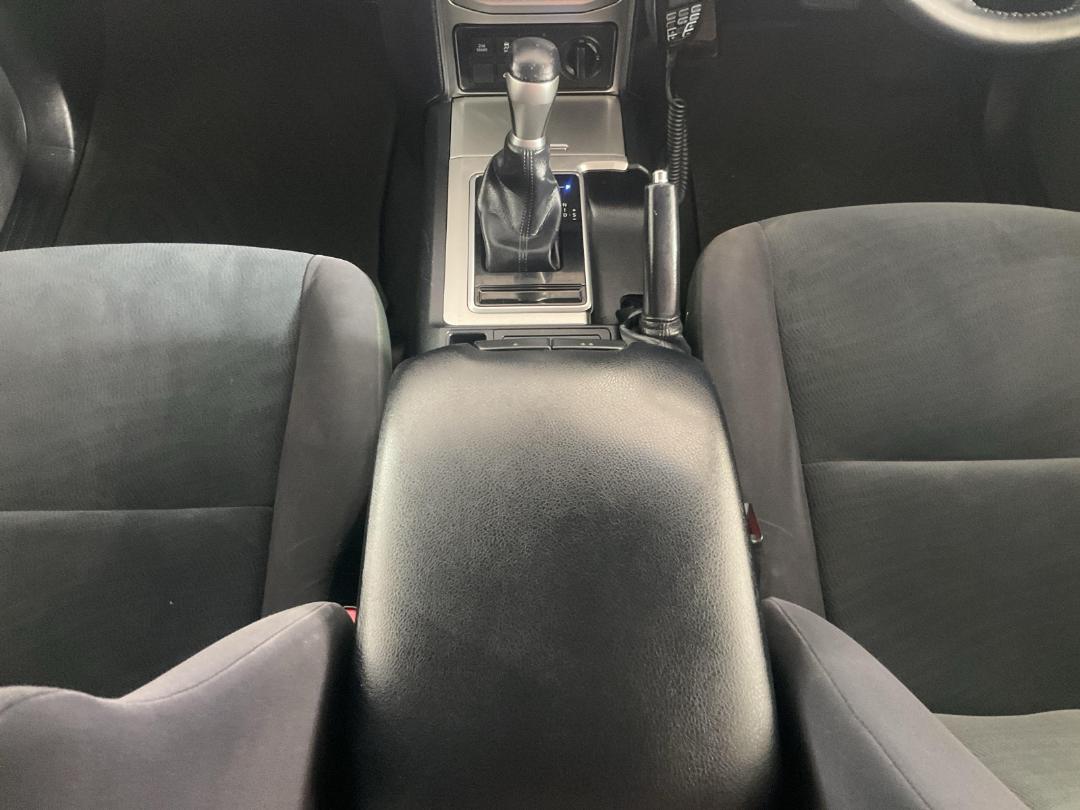 Photo '18' of Toyota Landcruiser Prado