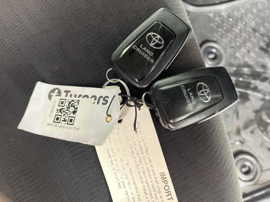 Photo '22' of Toyota Landcruiser Prado