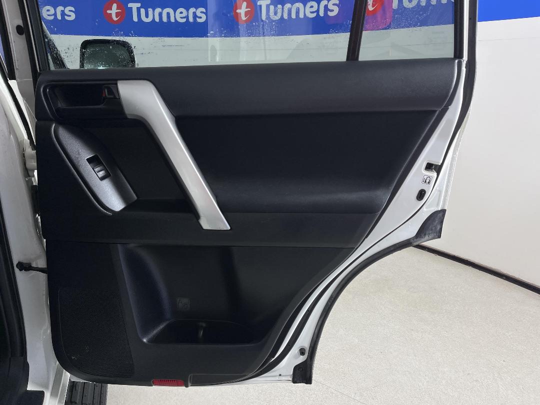 Photo '19' of Toyota Landcruiser Prado