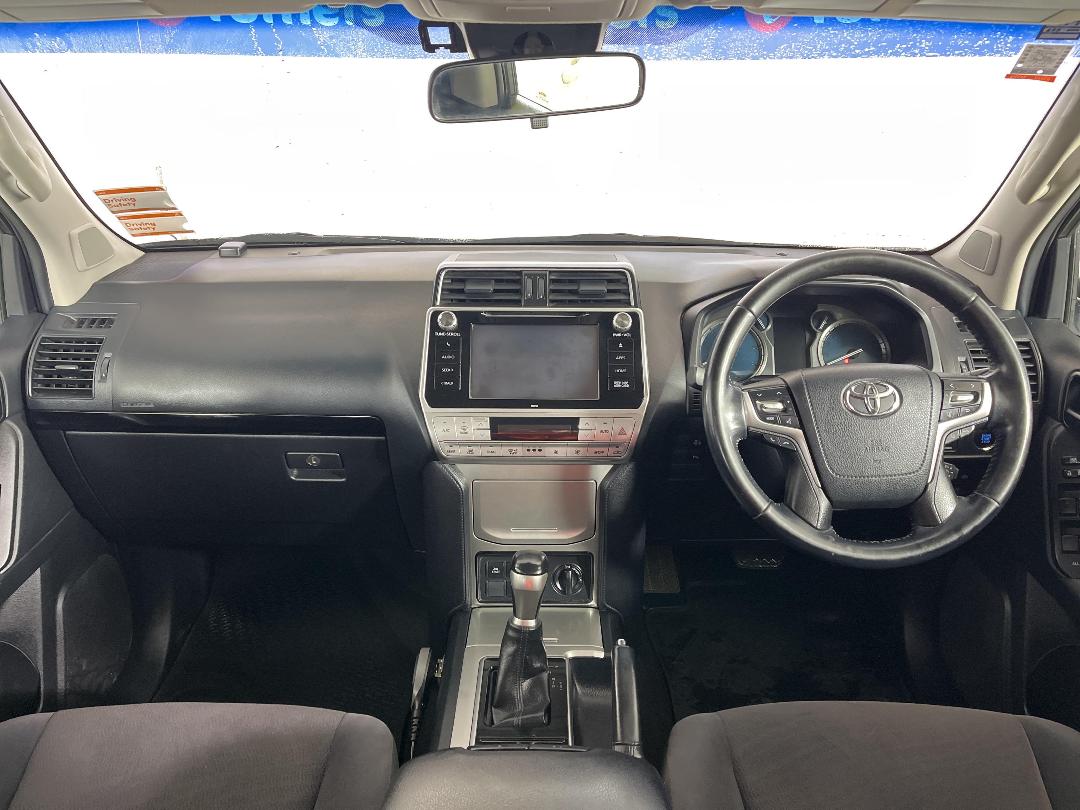 Photo '17' of Toyota Landcruiser Prado