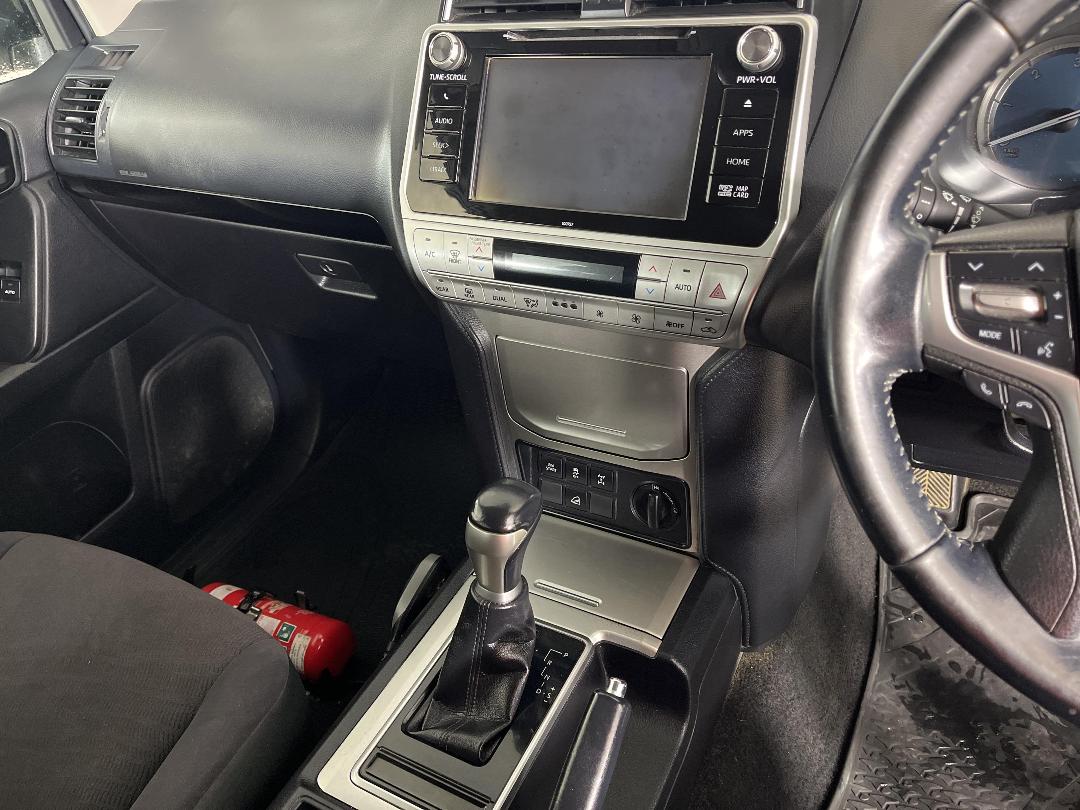 Photo '18' of Toyota Landcruiser Prado