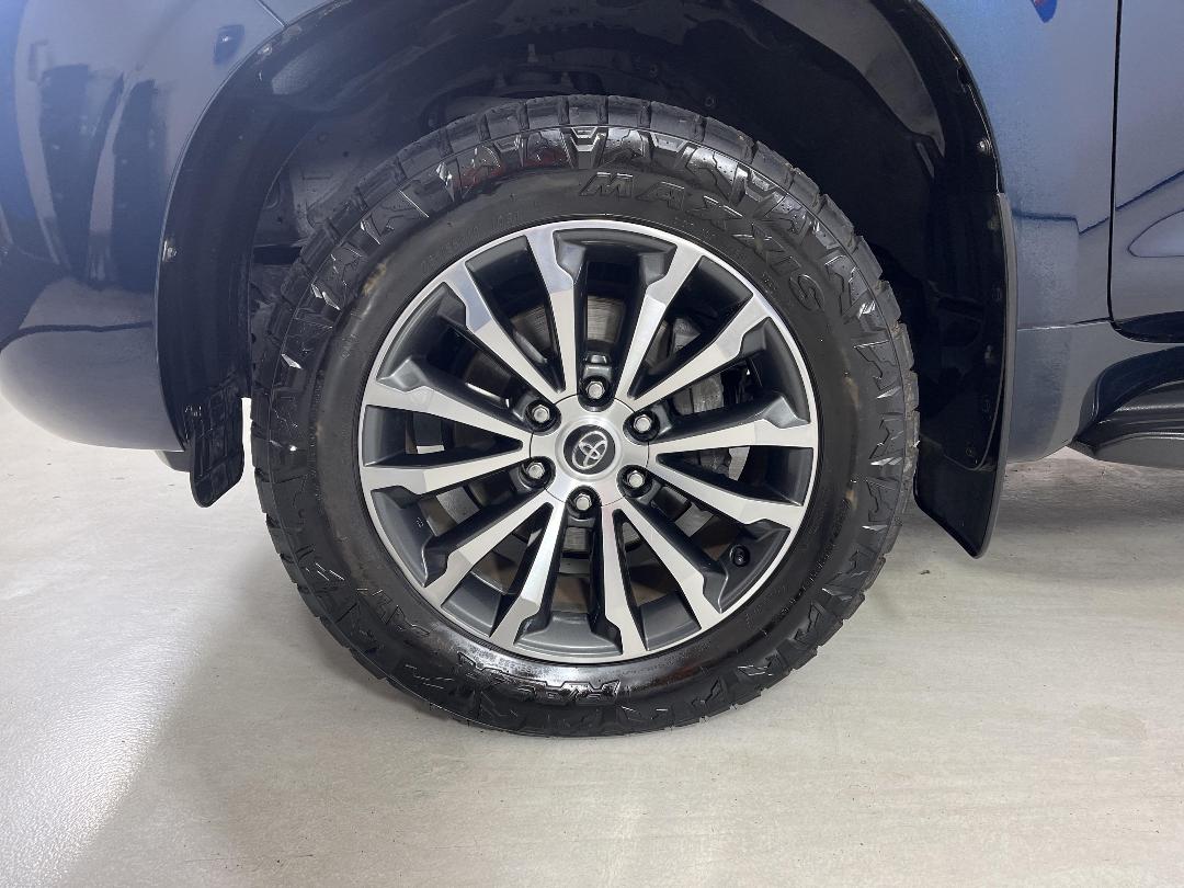 Photo '10' of Toyota Landcruiser Prado