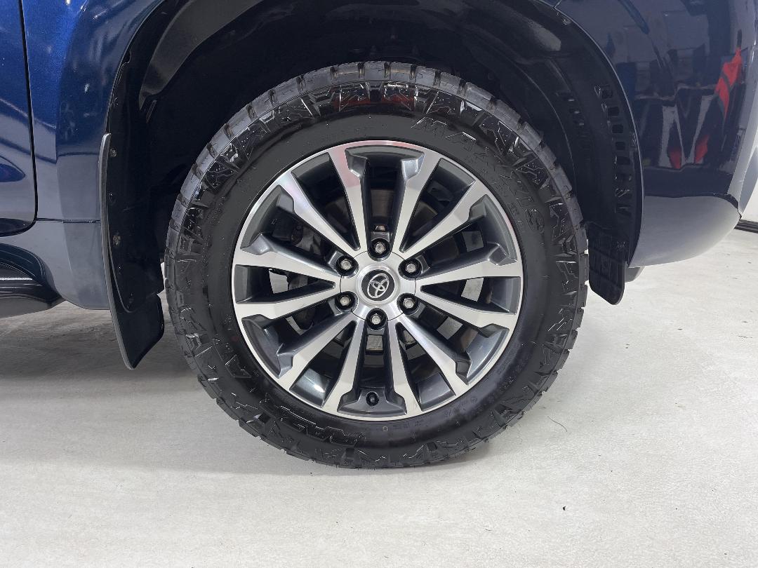 Photo '9' of Toyota Landcruiser Prado