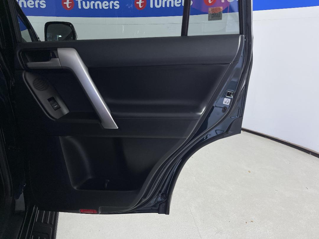 Photo '19' of Toyota Landcruiser Prado