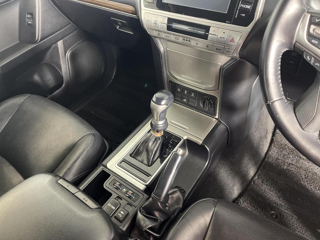 Photo '18' of Toyota Landcruiser Prado