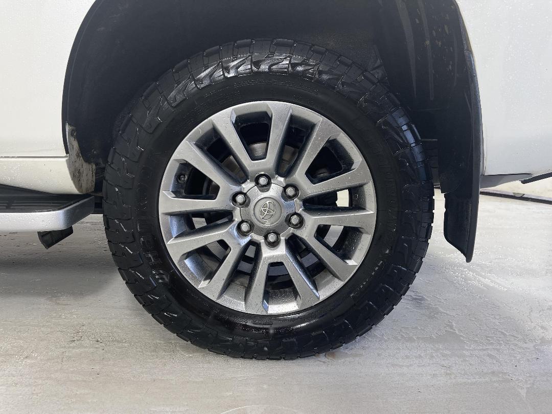 Photo '11' of Toyota Landcruiser Prado Photo '11' of Toyota Landcruiser Prado