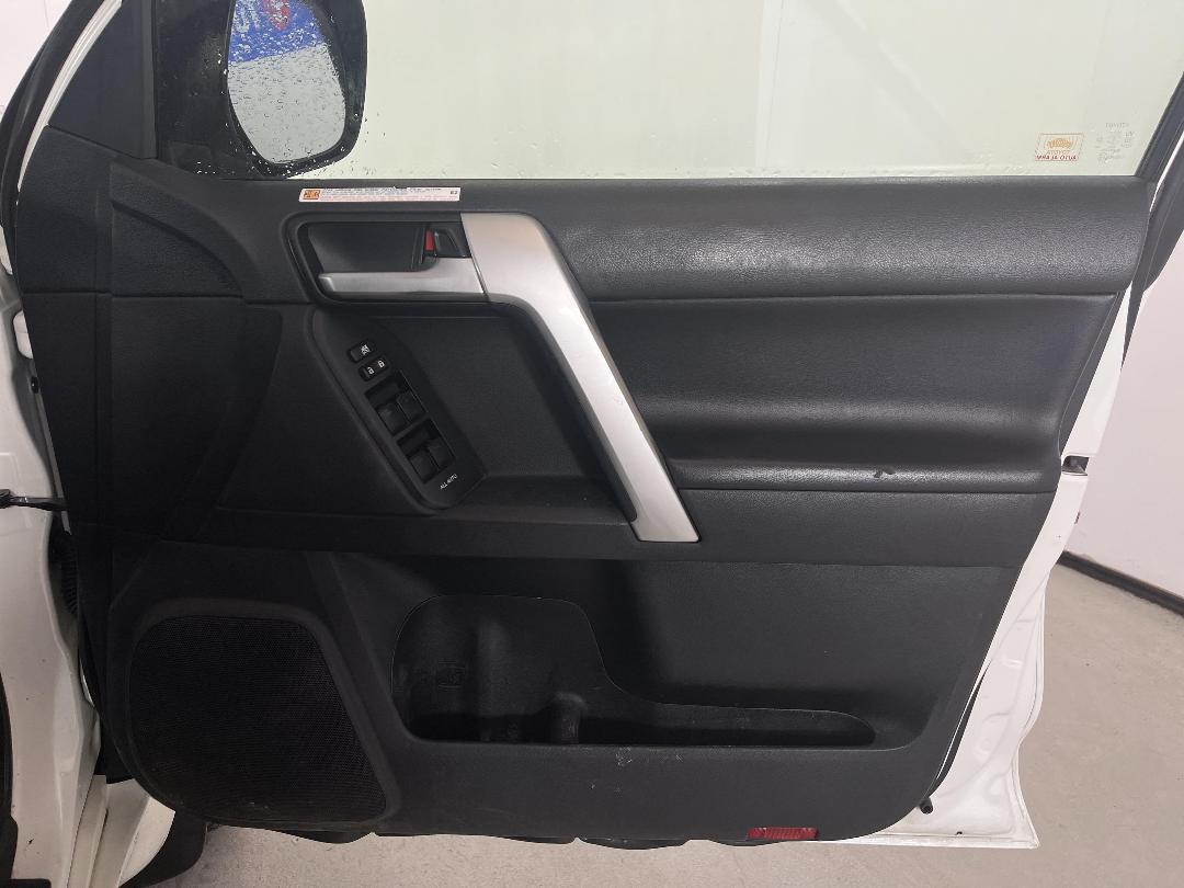 Photo '15' of Toyota Landcruiser Prado Photo '15' of Toyota Landcruiser Prado