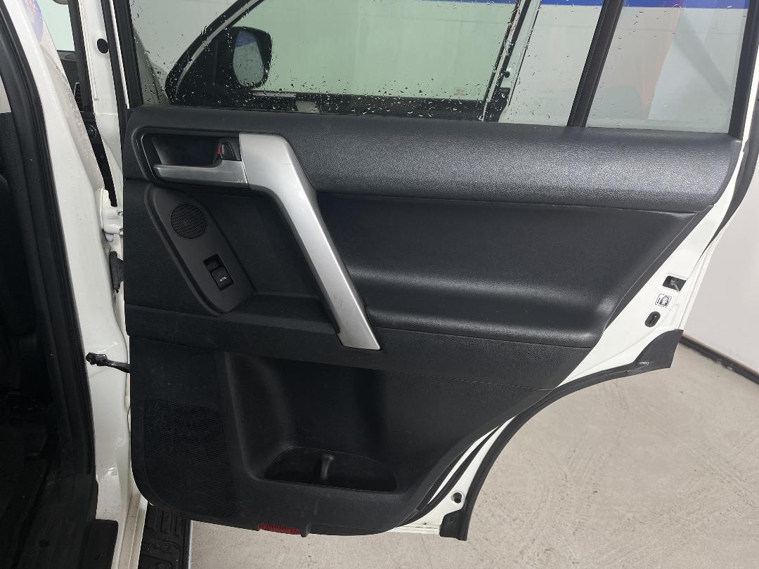 Photo '19' of Toyota Landcruiser Prado Photo '19' of Toyota Landcruiser Prado