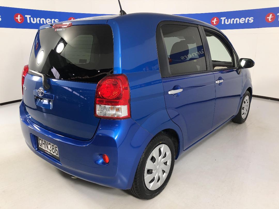 Photo '7' of Toyota Porte