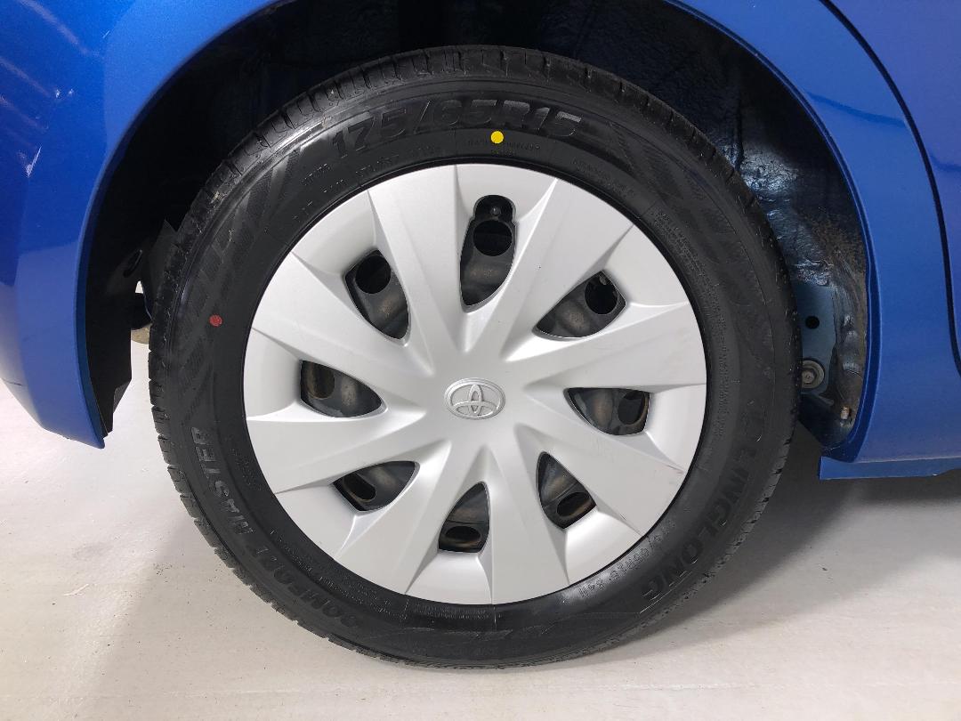 Photo '12' of Toyota Porte