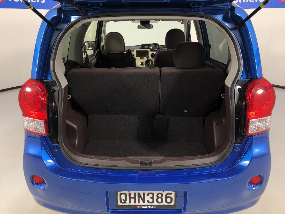 Photo '14' of Toyota Porte