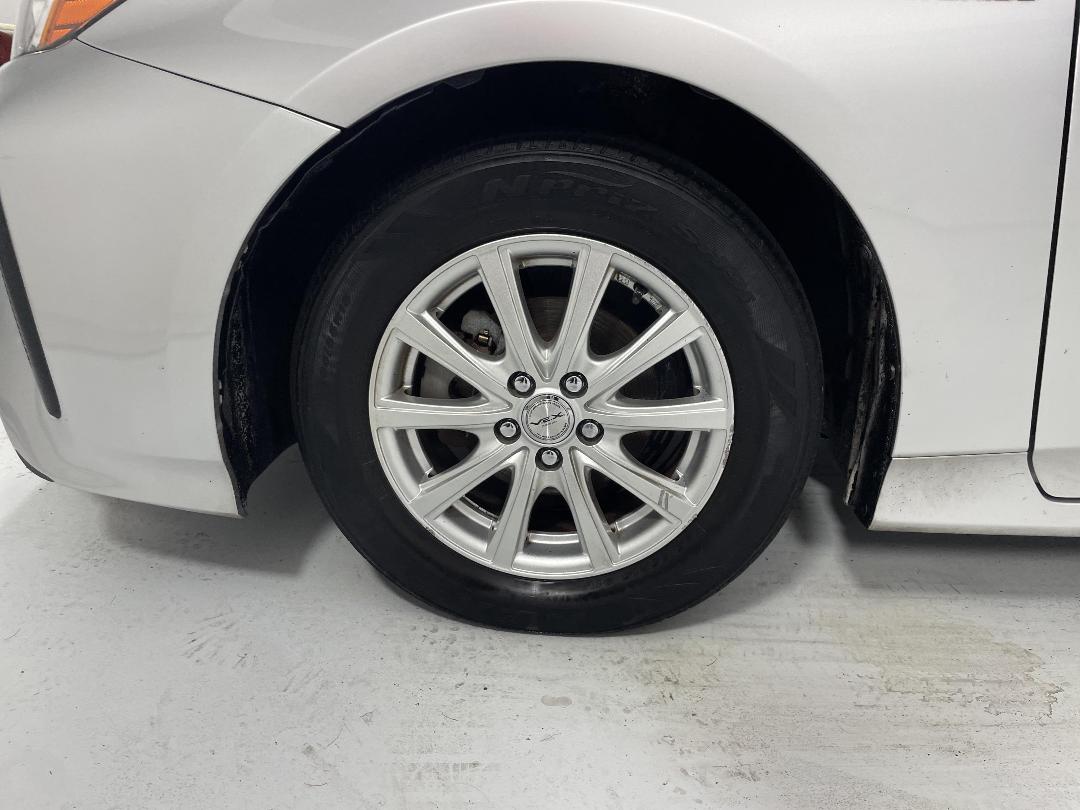 Photo '10' of Toyota Prius