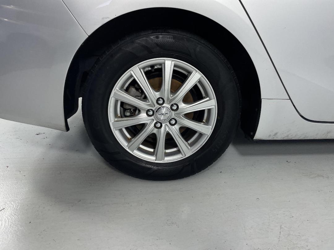 Photo '12' of Toyota Prius