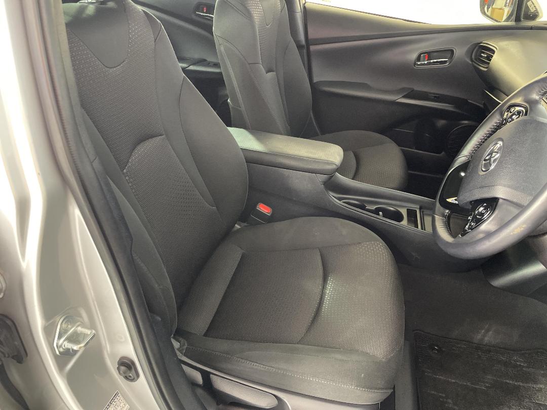 Photo '16' of Toyota Prius