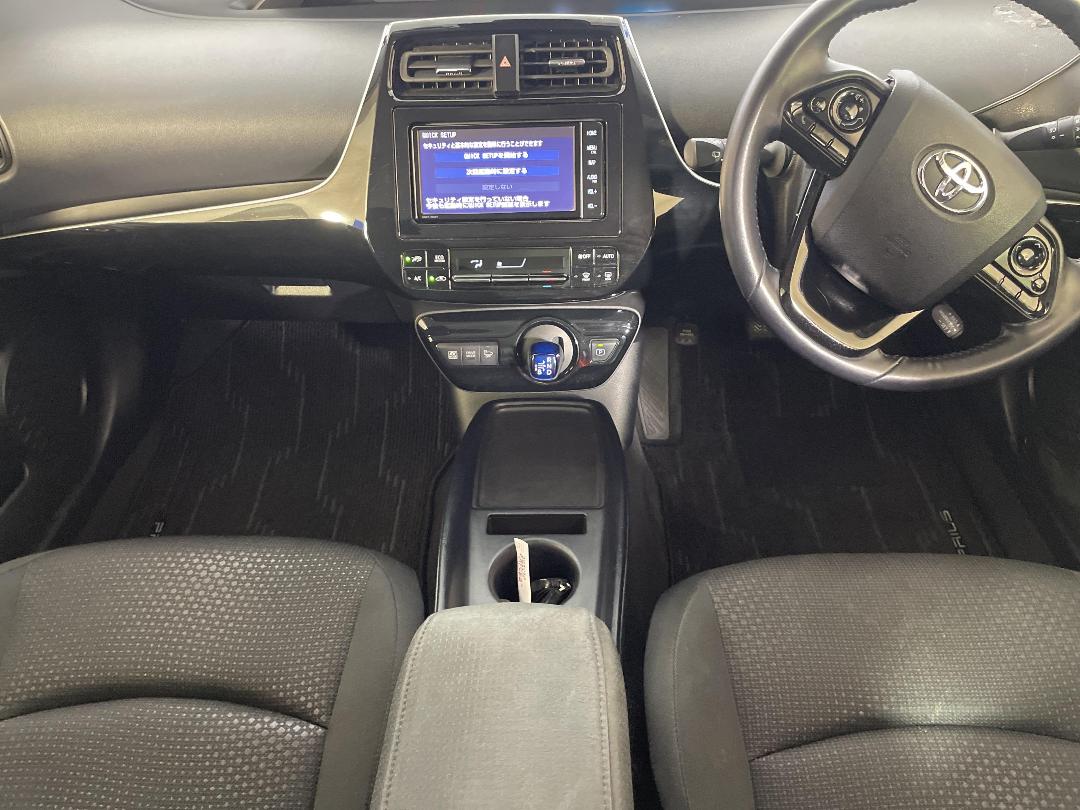 Photo '18' of Toyota Prius