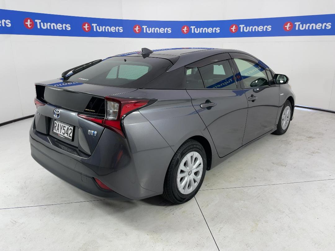 Photo '7' of Toyota Prius