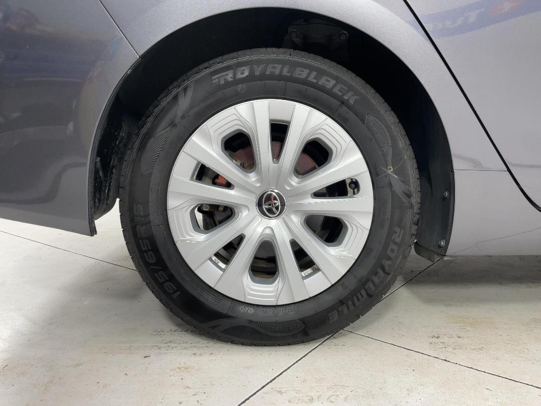 Photo '12' of Toyota Prius