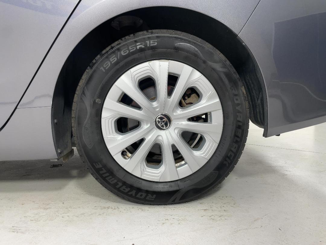 Photo '11' of Toyota Prius