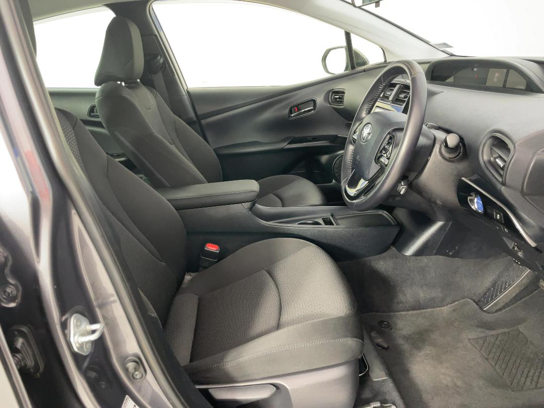 Photo '16' of Toyota Prius