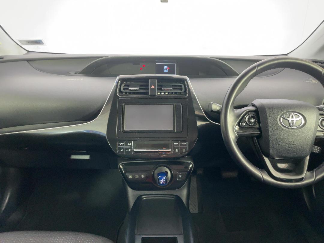 Photo '17' of Toyota Prius