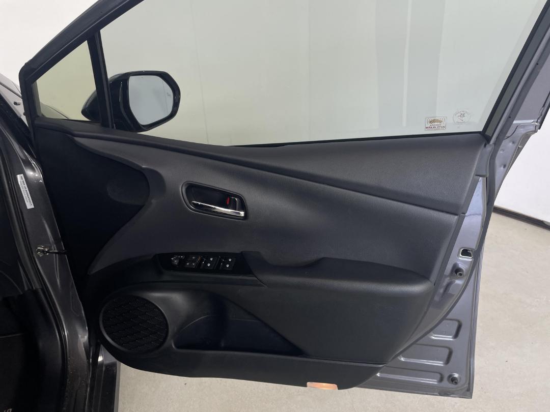 Photo '15' of Toyota Prius Photo '15' of Toyota Prius