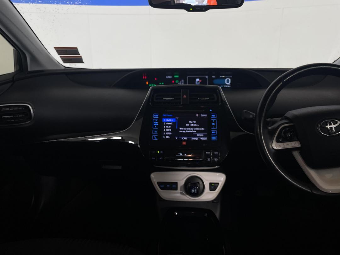 Photo '18' of Toyota Prius Photo '18' of Toyota Prius