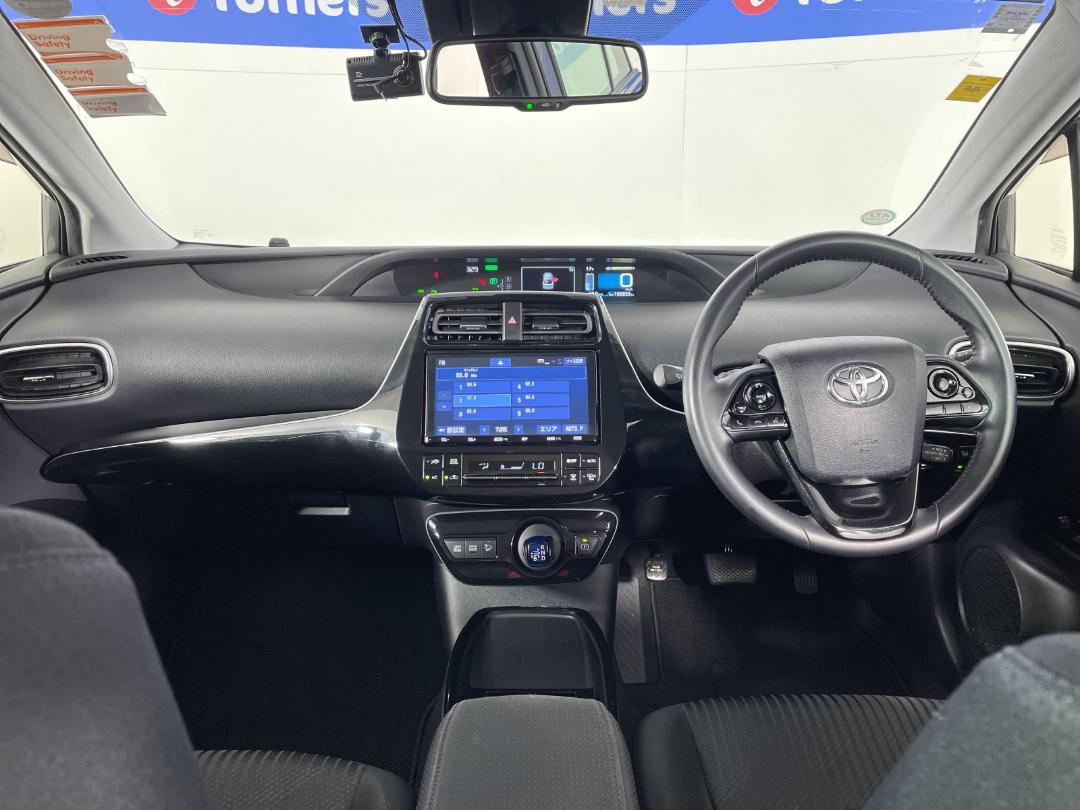 Photo '17' of Toyota Prius