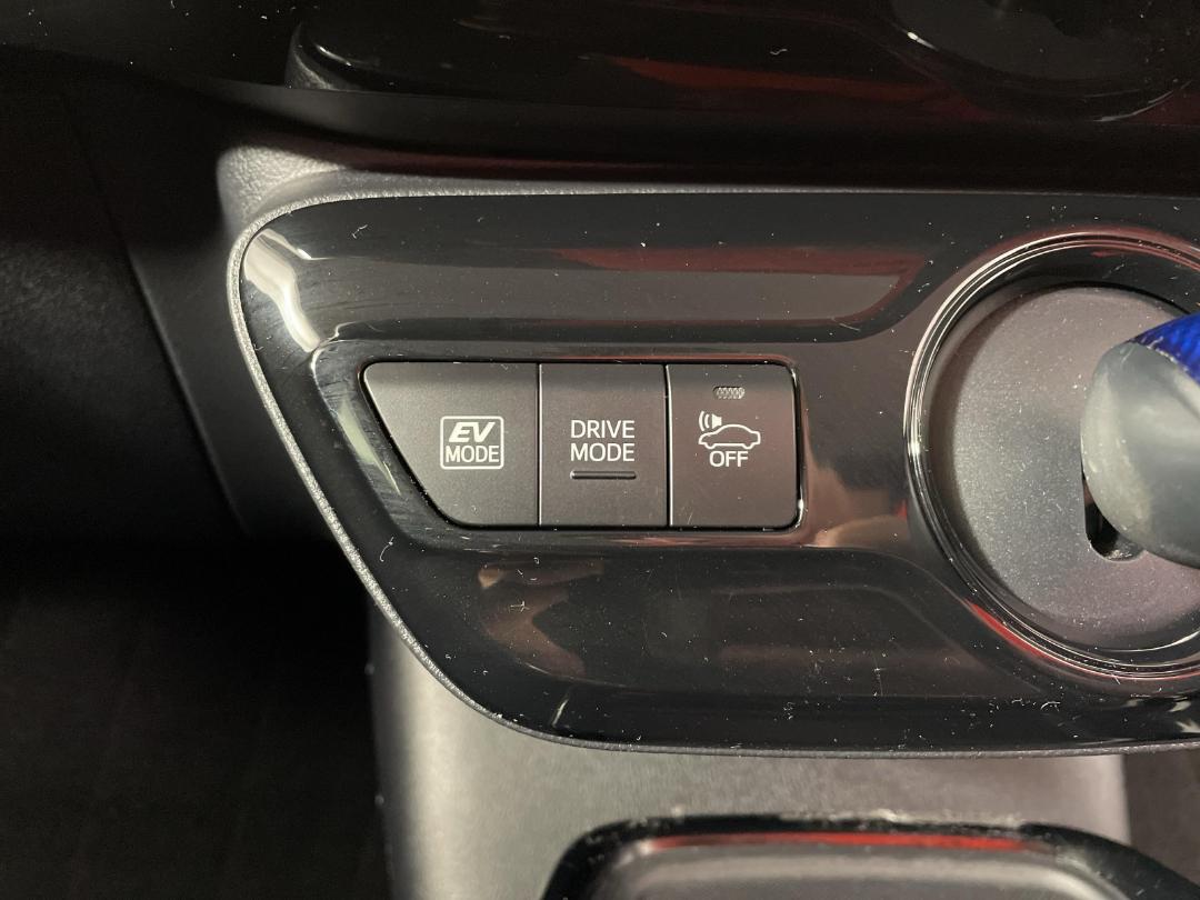 Photo '28' of Toyota Prius