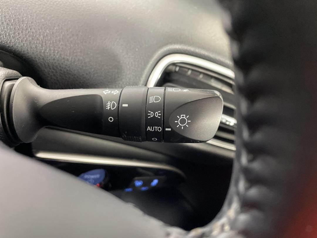 Photo '33' of Toyota Prius