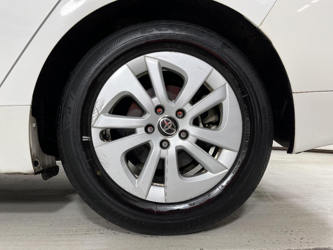 Photo '11' of Toyota Prius