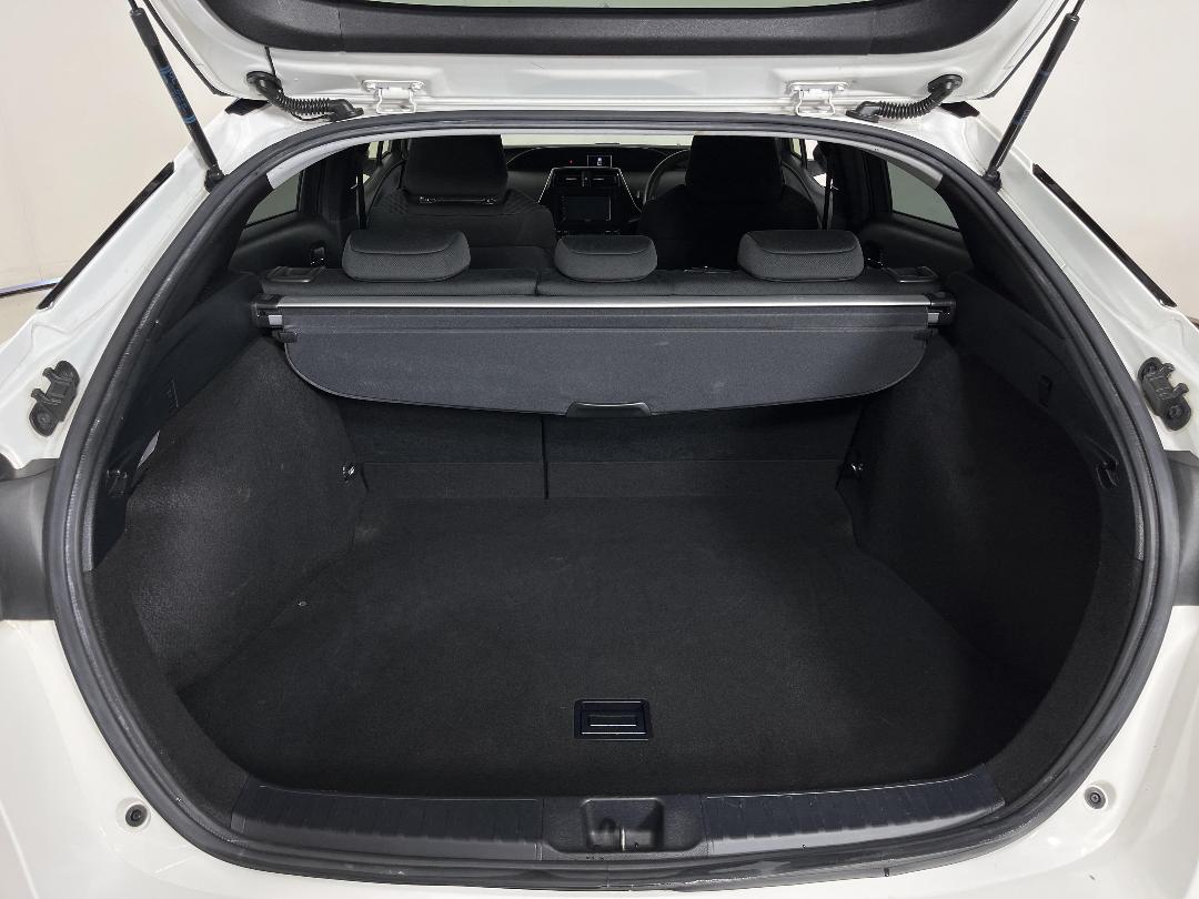 Photo '14' of Toyota Prius