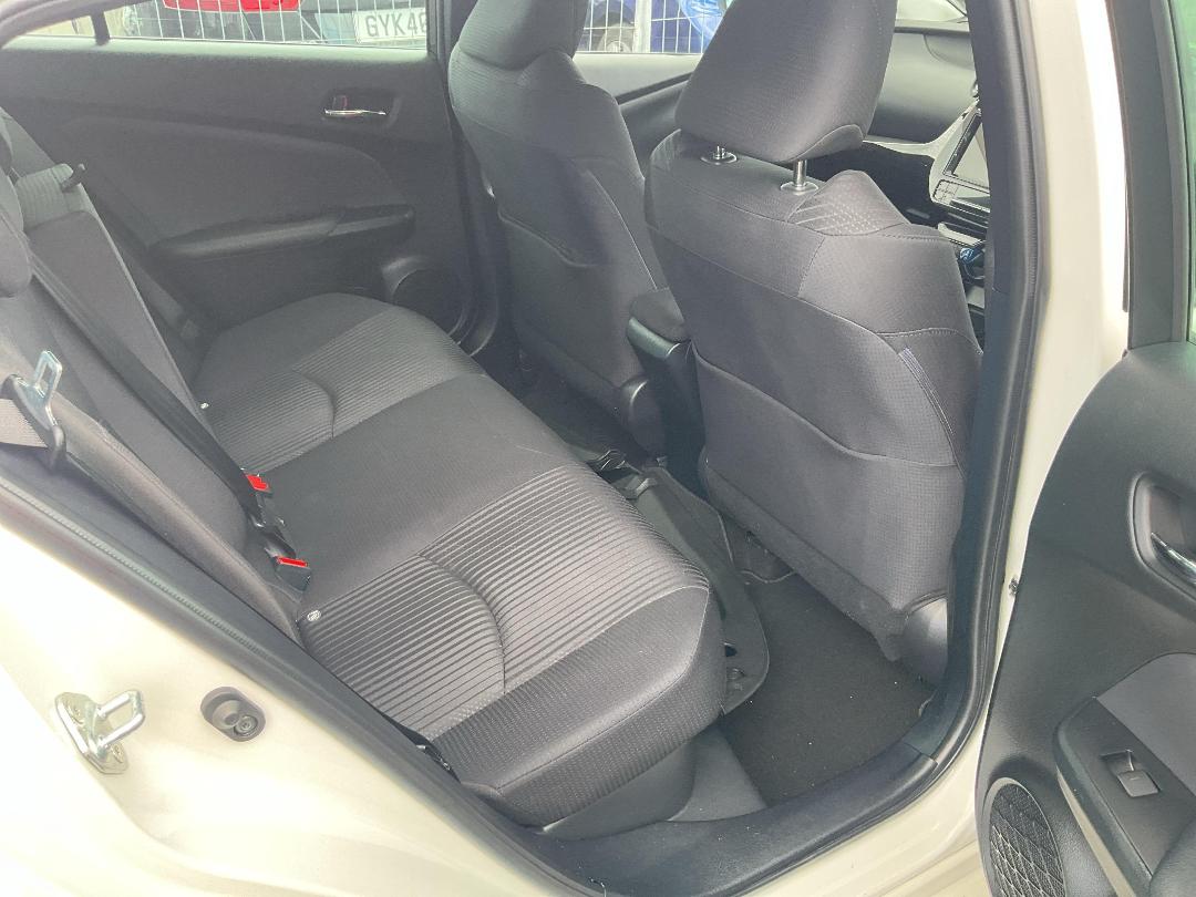 Photo '11' of Toyota Prius Hybrid