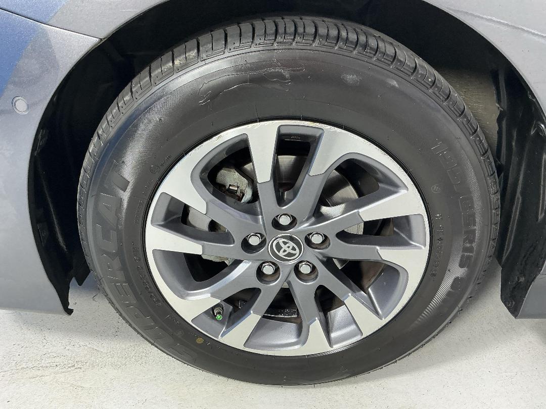 Photo '10' of Toyota Prius