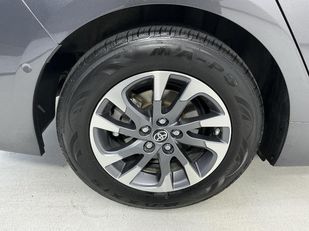 Photo '12' of Toyota Prius