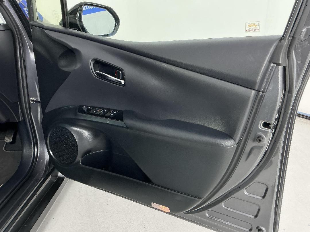 Photo '15' of Toyota Prius