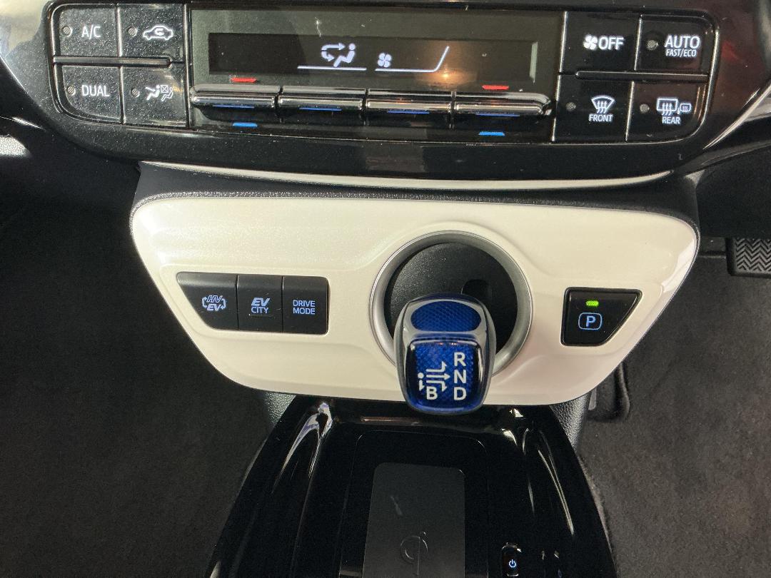 Photo '23' of Toyota Prius