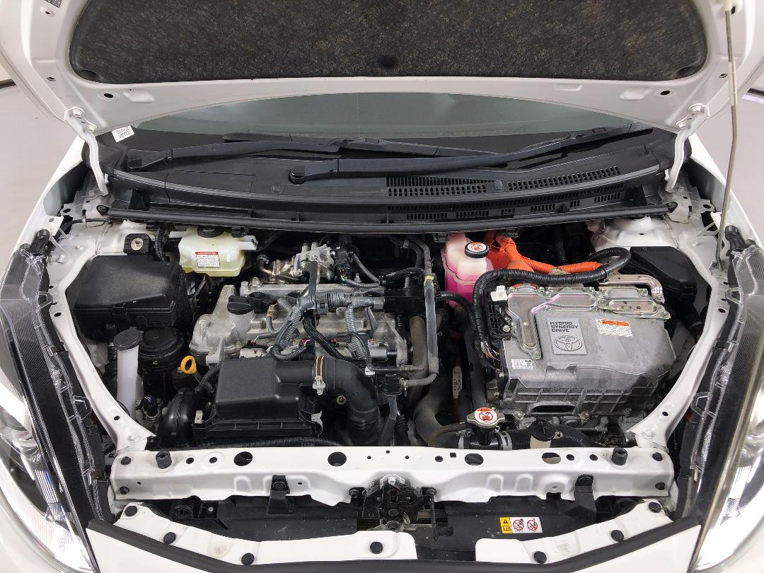 Photo '13' of Toyota Prius C Photo '13' of Toyota Prius C