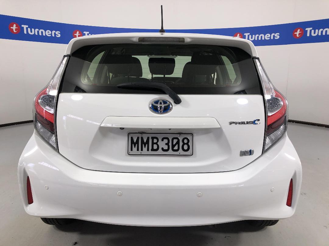 Photo '6' of Toyota Prius C Photo '6' of Toyota Prius C