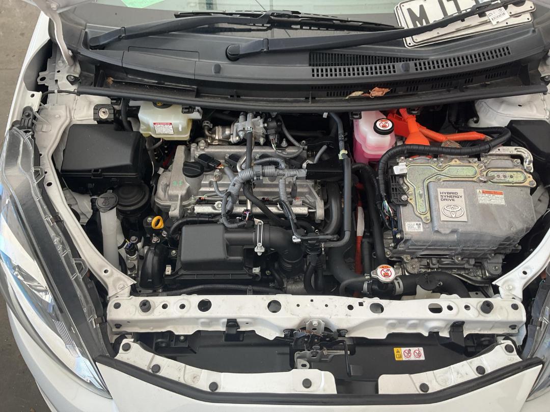 Photo '12' of Toyota Prius C GX