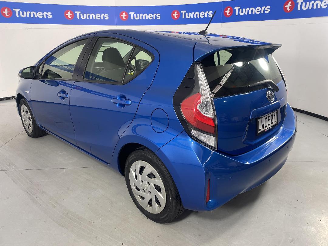 Photo '5' of Toyota Prius C