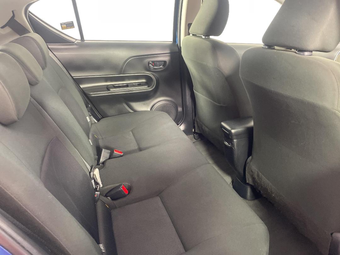 Photo '20' of Toyota Prius C