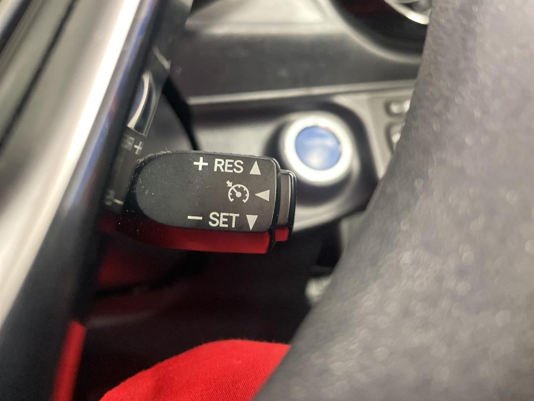 Photo '27' of Toyota Prius C