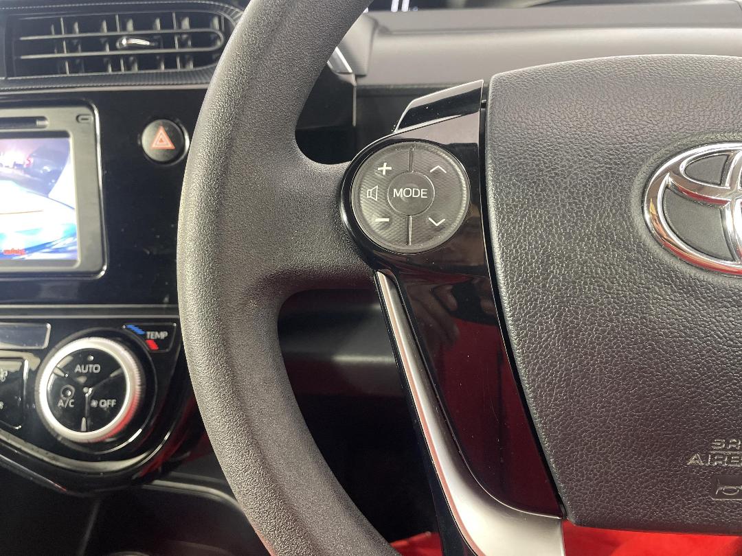 Photo '25' of Toyota Prius C