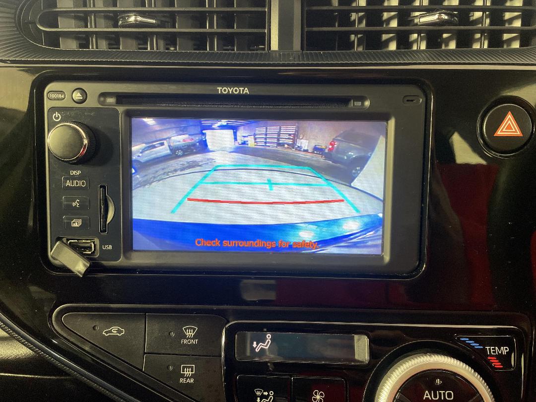 Photo '28' of Toyota Prius C