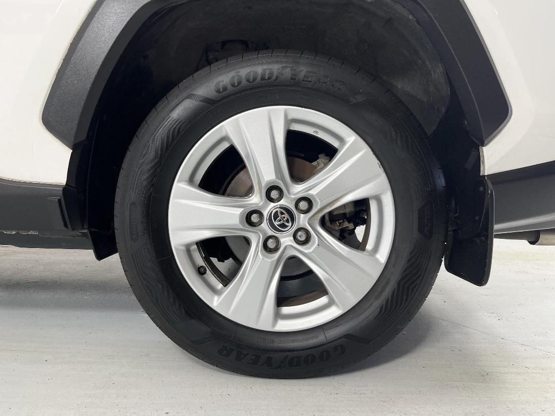 Photo '11' of Toyota Rav4