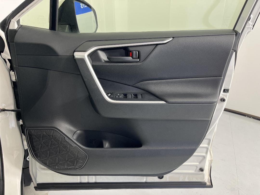 Photo '15' of Toyota Rav4