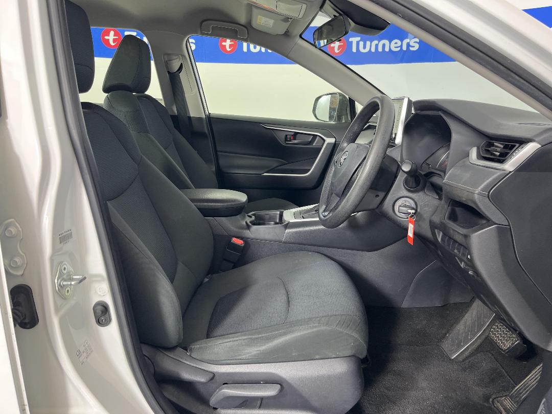 Photo '16' of Toyota Rav4