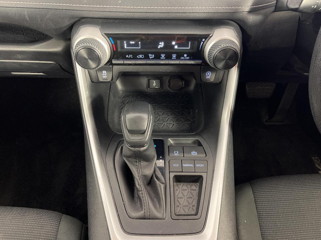 Photo '18' of Toyota Rav4